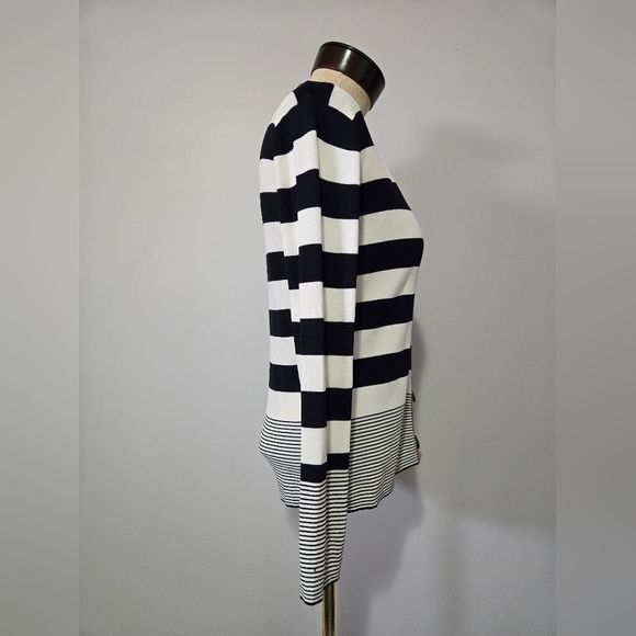 Zendra Nautical Navy and White V Neck Butoned Cardigan Sweater. Size 42/ Medoum - Picture 5 of 11